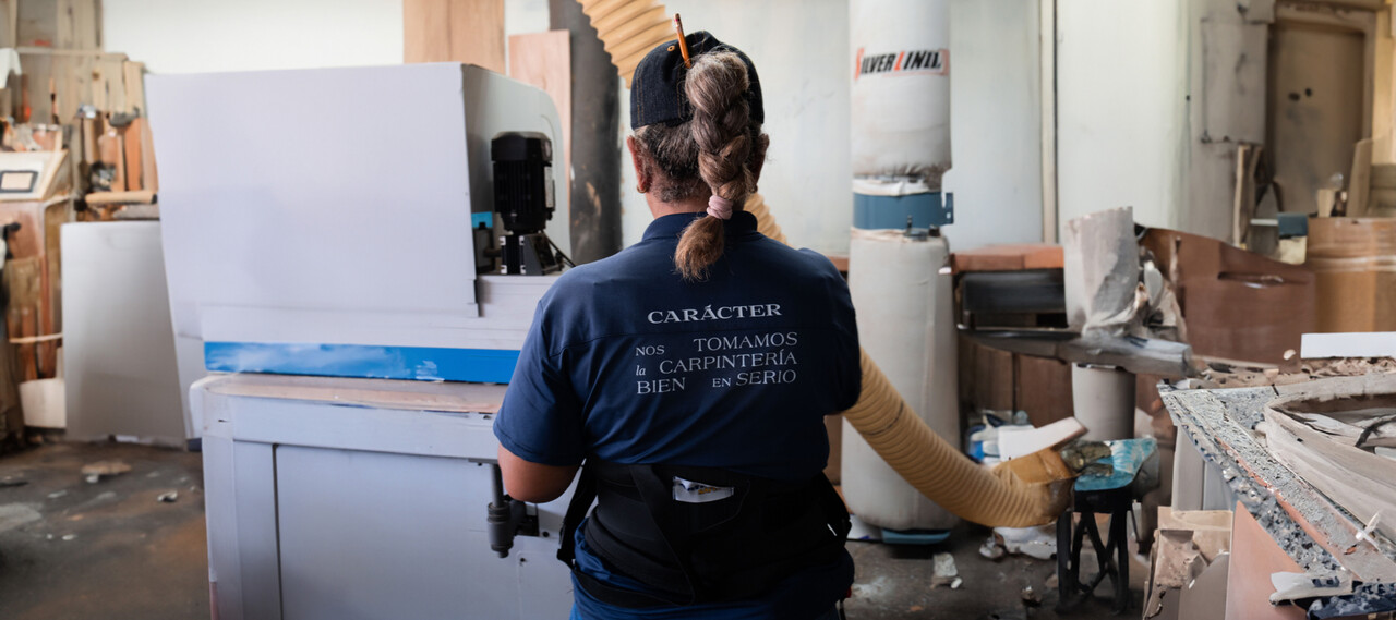 SOMOS UN TALLER DE DISEÑO Y CARPINTERÍA